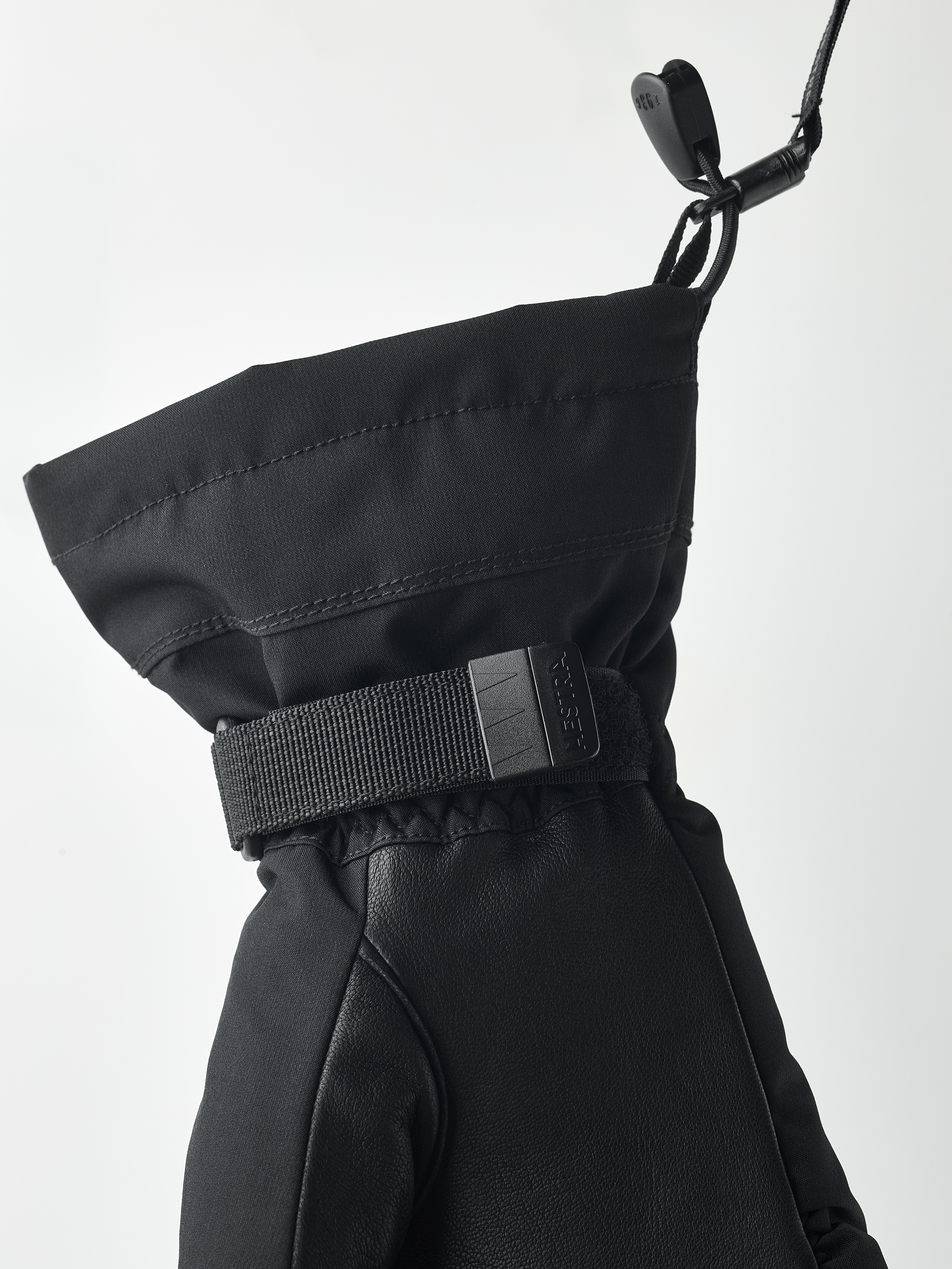 Hestra CZone Nova - mitt Black