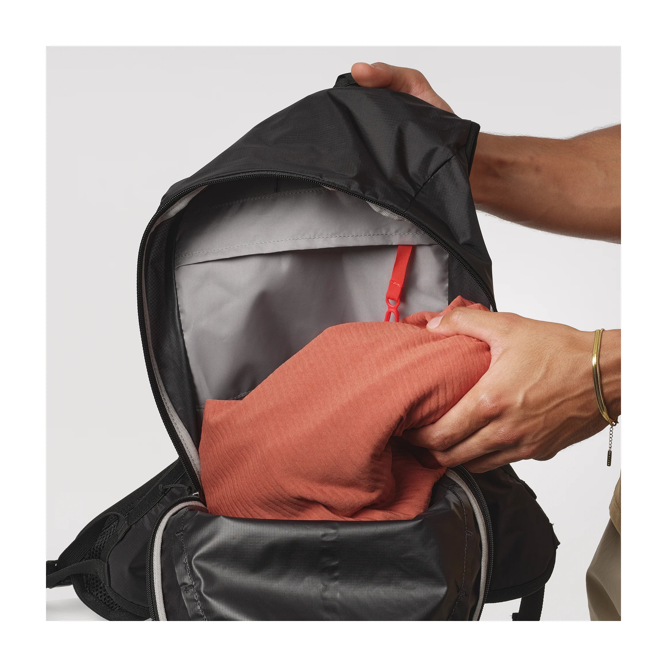 Salomon CROSS 12 ltr.